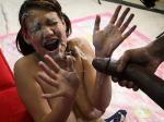 Ejaculation faciale sur jeunes amatrices